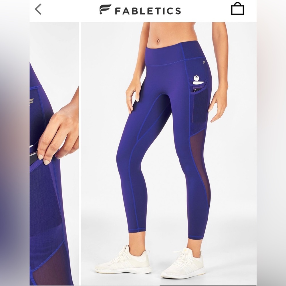 Fabletics 3/4 pocketed leggings size XS